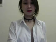 氣質越南美乳嫩妹直播挑逗